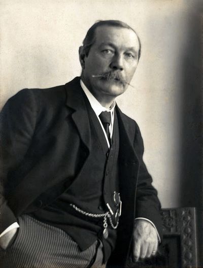 Photograph portrait of Arthur Conan Doyle