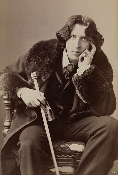Photograph portrait of Oscar Wilde